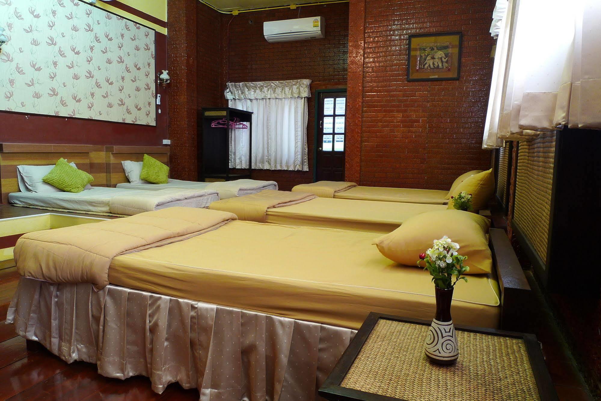 Hotel Baan Kaewta à Chiang Mai Extérieur photo